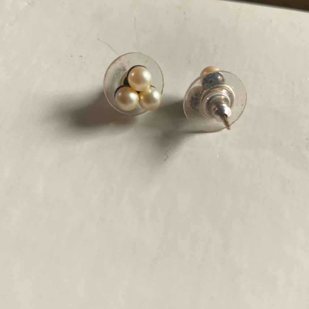 Dainty pearl earrings